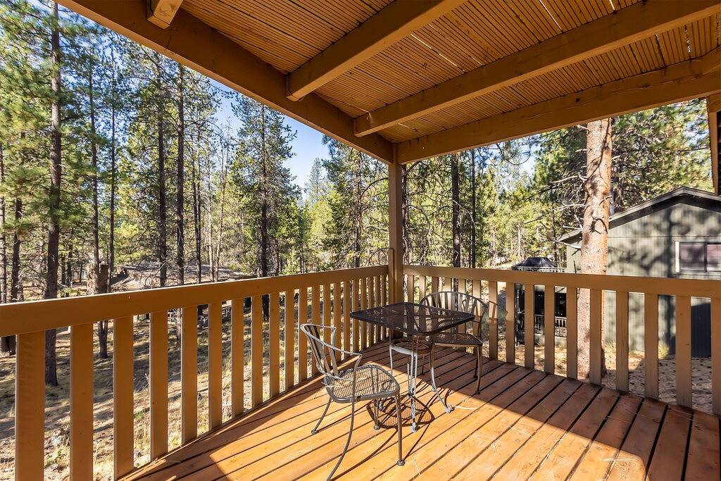 Beautiful, Private Hot Tub, Gas Fireplace in Sunriver, Deschutes County