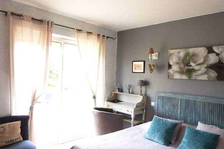 Location de vacances pour 10 personnes, avec jardin et terrasse à Puyvert - 2