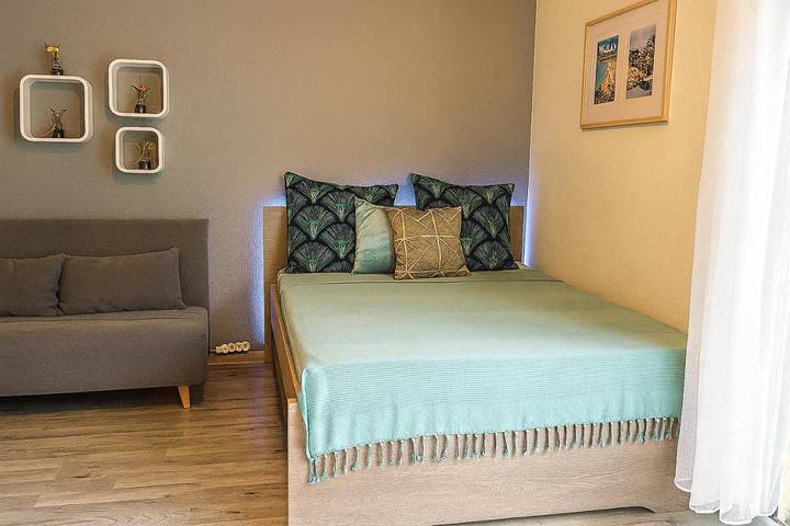 Gîte pour 3 personnes, avec terrasse, animaux acceptés dans Plage Fabron Bambou Nice - 2