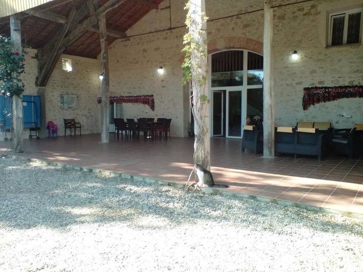 Location de vacances pour 9 personnes, avec vue ainsi que jardin et piscine à Bourran - 4