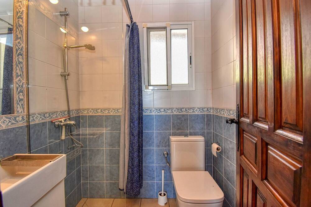 Bungalow  2-4 persons, pool, Ac,  Wifi, sea view, sand beaches in Torre del Mar in Arenas, Costa del Sol