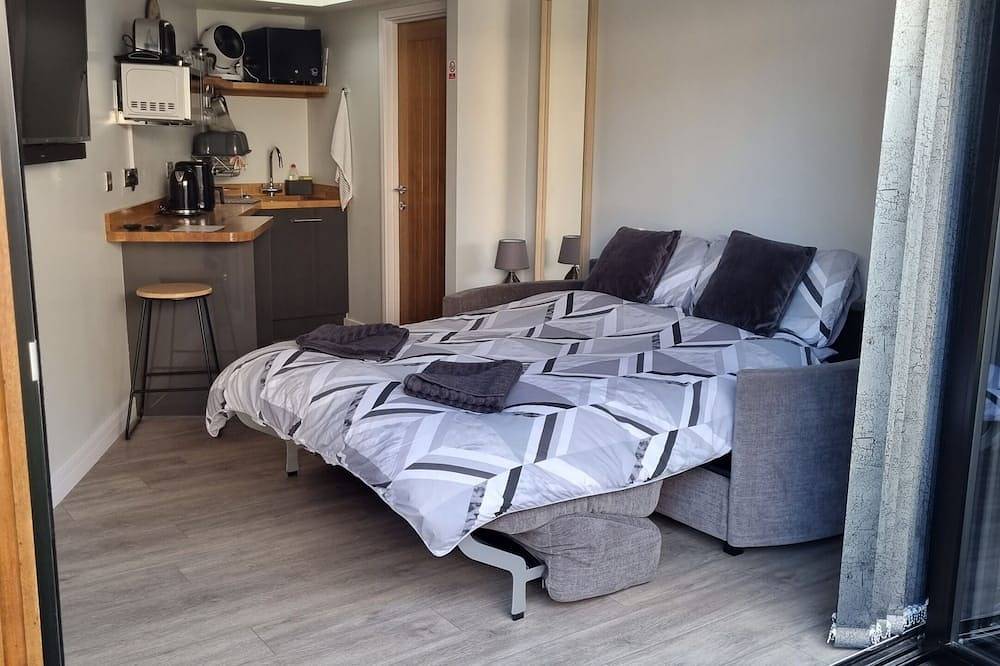Entire apartment, The Chill Studio Apartment in Shepton Mallet, Somerset