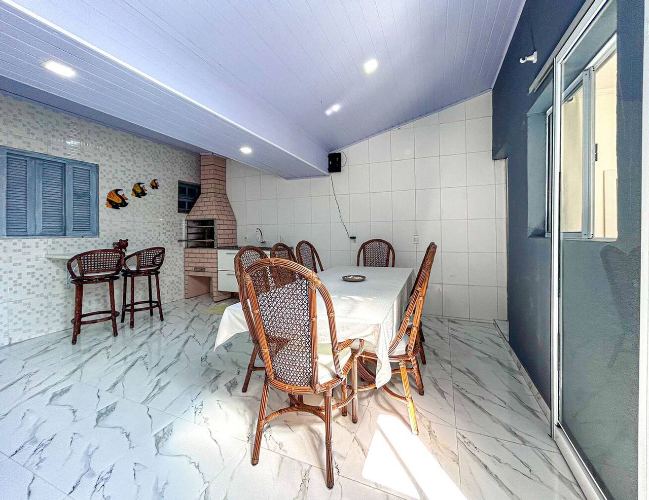 Casa c ótima localização e Wi-Fi em Bertioga/Sp in Praia Indaiá, Bertioga