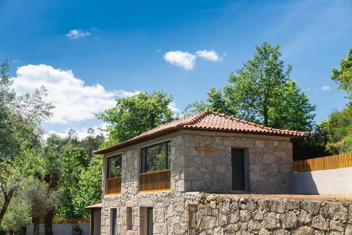 Location de vacances pour 7 personnes, avec piscine et jardin, animaux acceptés à Terras de Bouro - 2