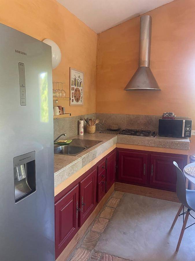 Gîte pour 4 personnes, avec vue ainsi que terrasse et piscine, animaux acceptés à Belvézet - 4