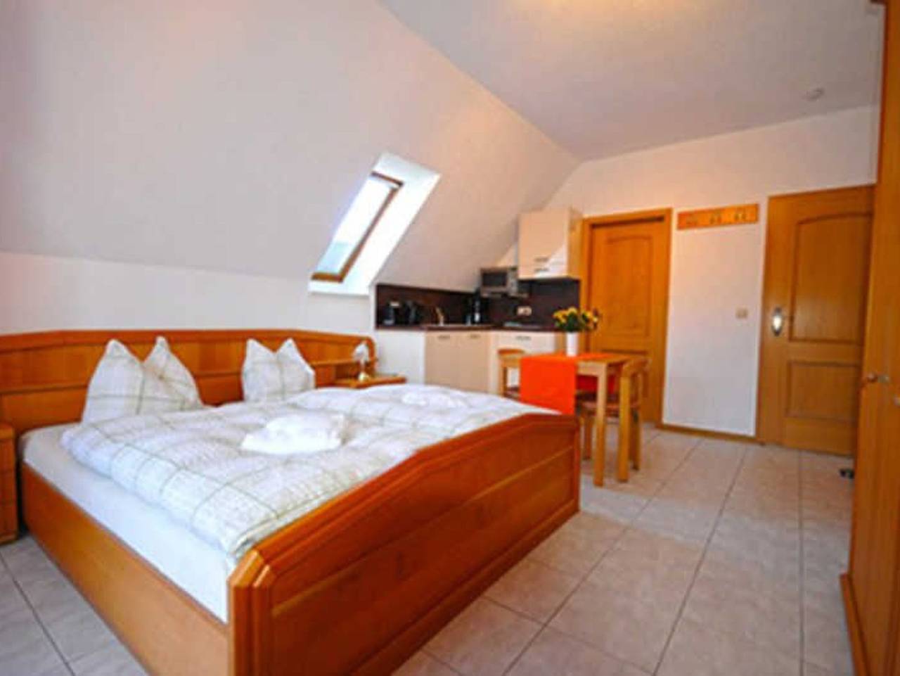 Ganze Ferienwohnung, Binz - Feriendomizil zum Strandkorb / Asm - Appartement 1 in Ostseebad Binz, Binz