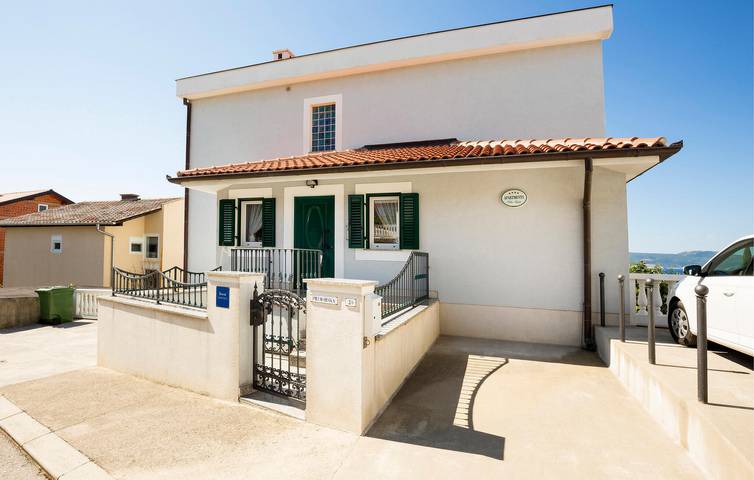 Ganze Ferienwohnung, Urlaub am Meer: Gemütliche Ferienwohnung mit Terrasse, WLAN und Parkplatz in Plaža Bribirska obala, Novi Vinodolski