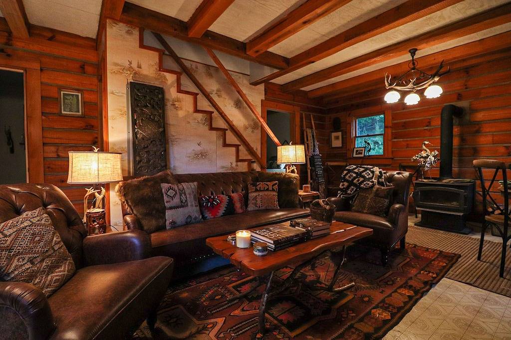 Buffalo Hollow Preserve & Cabin in the Blue Ridge Mountains\npet Friendly in Floyd County