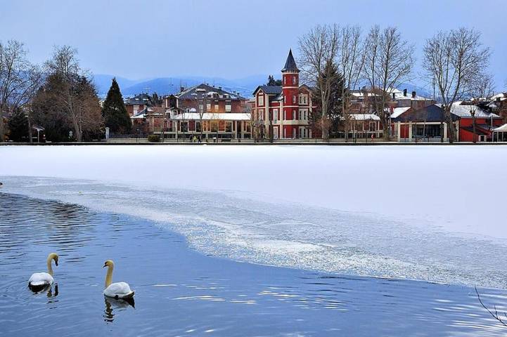 Hôtel pour 2 personnes, avec jardin et piscine ainsi que sauna et jacuzzi, animaux acceptés à Puigcerdà - 4