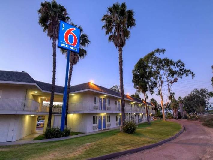 Apartamento entero, 1 cama matrimonial | Ducha adaptada para personas con discapacidad in San Diego, San Diego County