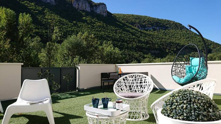 Location de vacances pour 10 personnes, avec piscine et jacuzzi ainsi que sauna et jardin à Mostuéjouls - 4