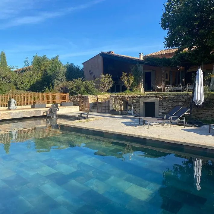 Alojamiento y desayuno para 2 personas, con jardín y piscina - 1