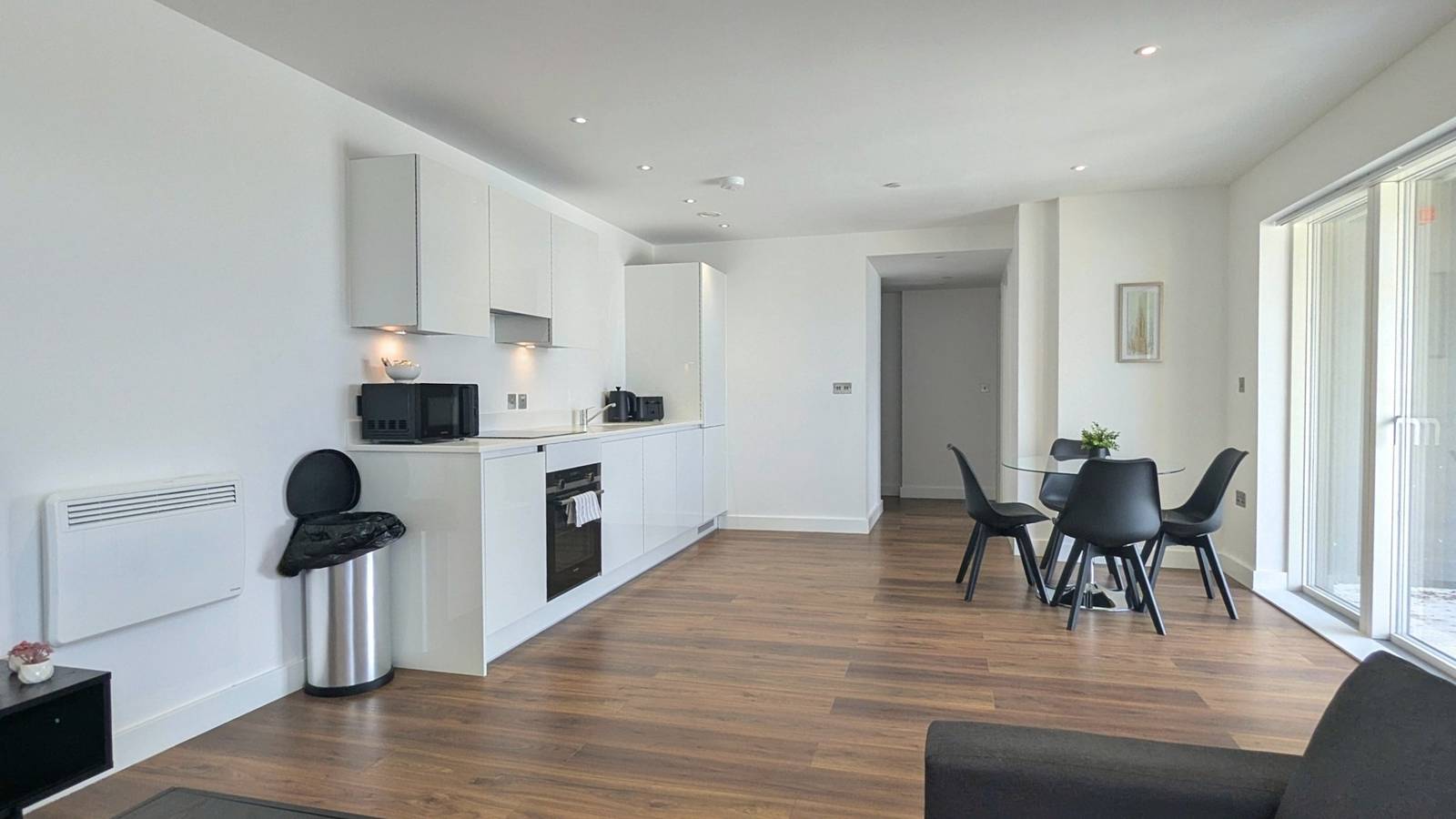 Entire apartment, 2Br Apt Bracknell | Parking | Nr Ascot Racecourse in Bracknell, Berkshire