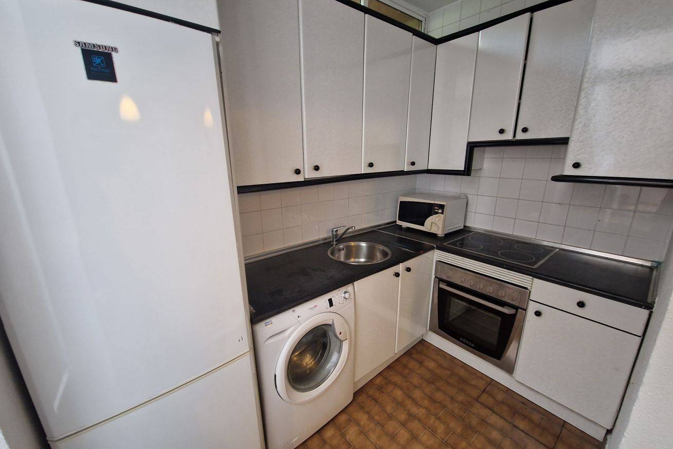 Ganze Wohnung, Charmante 200 m² große Wohnung, nur 2 km vom Strand Playa de Poniente entfernt in Playa del Cervigón (Gijón), Gijón