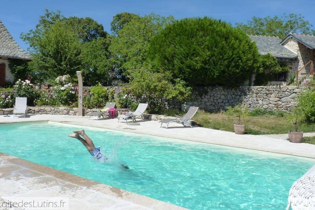 Gîte 2/4 pers, Piscine-Wifi Calme, nature in Omps, Région d'Aurillac