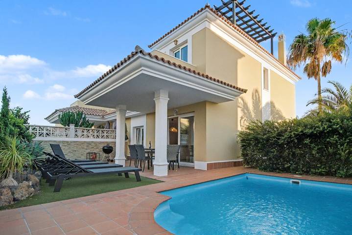 Villa für 6 Personen, mit Garten