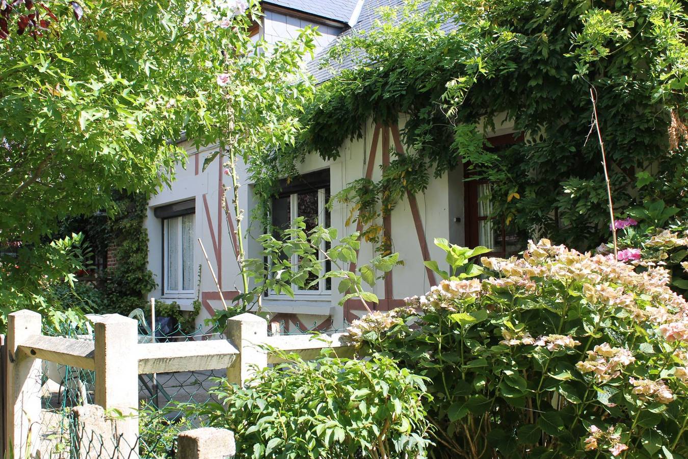 La Glycine, maison dans un écrin de verdure à Étretat in Étretat, Région du Havre