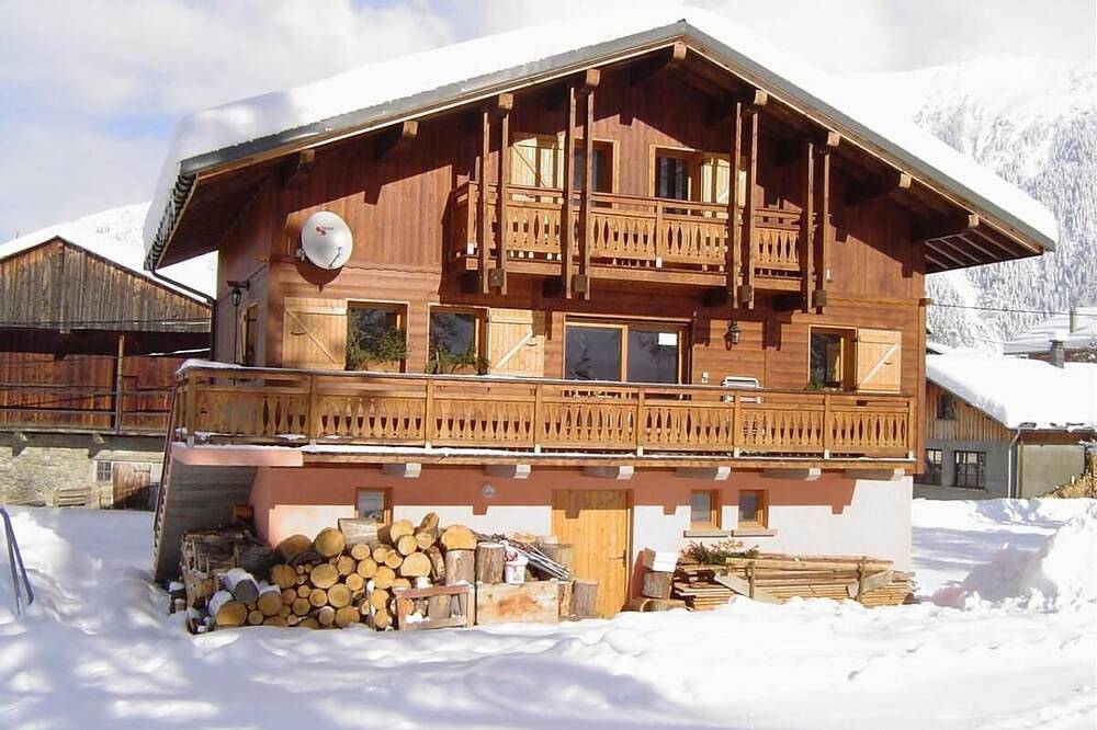 Chalet, parking, TV, 130 m², Arêches-Beaufort in Beaufort (Rhône-Alpes), Albertville region
