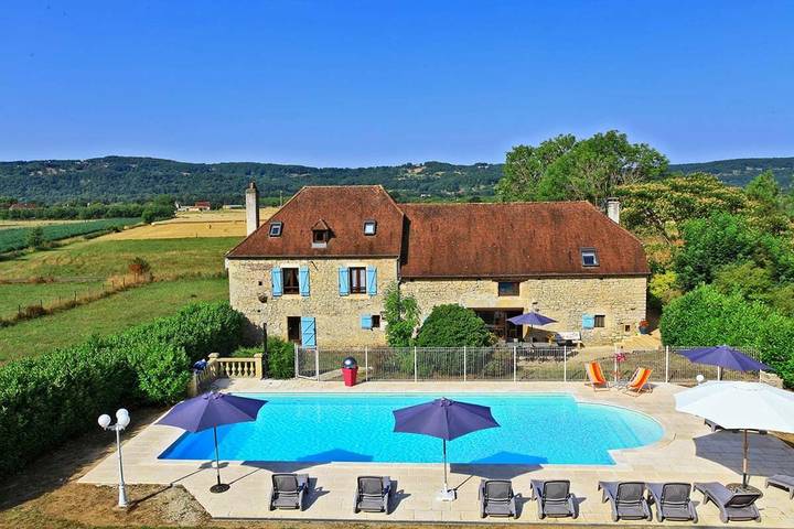 Location de vacances pour 21 personnes, avec piscine ainsi que terrasse et jardin, animaux acceptés à Bétaille