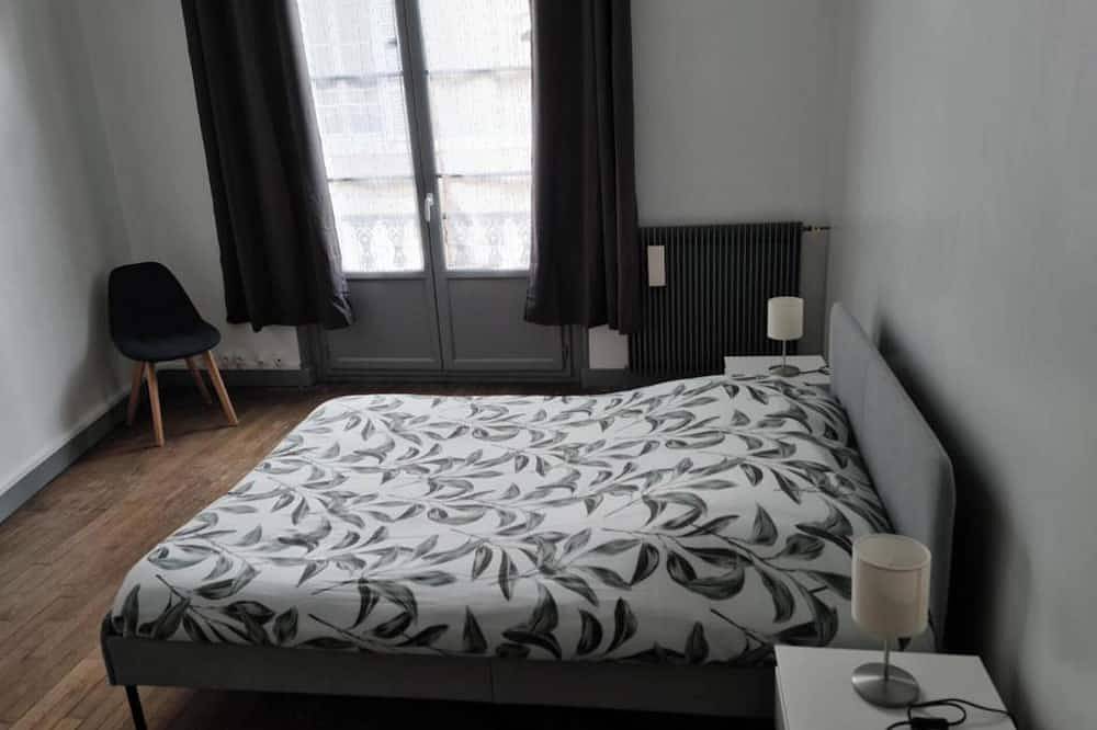 Entire apartment, Homerez - Apt. Beaugency modern in Beaugency, Loire Valley