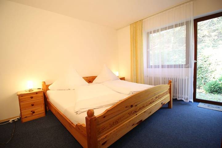 Ganze Wohnung, Großzügige, gemütliche Ferienwohnung mit Balkon in der Vulkaneifel in Immerath, Vulkaneifel