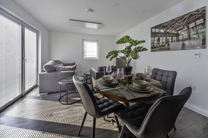 Appartement entier, 2Br Apartment | near Ashford town | Park & Balcony in Ashford, Région d'Ashford