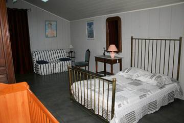 Chambre d’hôte pour 4 personnes, avec jardin à Créances