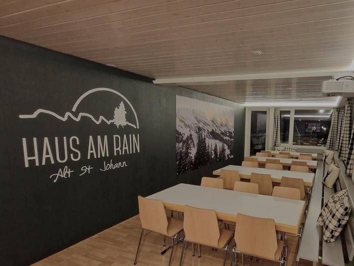 Ferienhaus für 28 Personen, mit Balkon und Terrasse sowie Garten und Ausblick in Wildhaus-Alt St. Johann