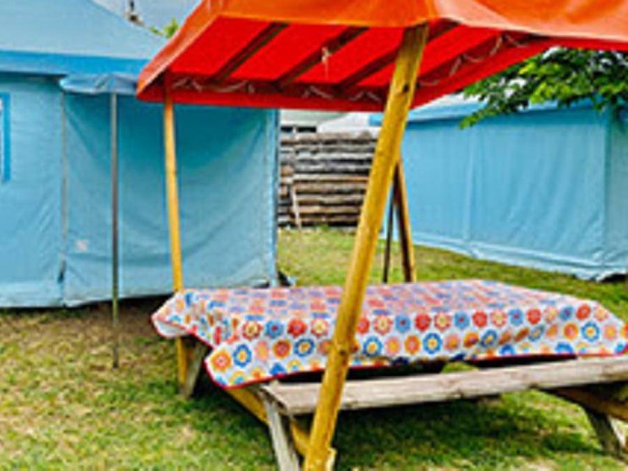Camping Paradis Family des Issoux d'Ardèche - Bungalow toilé 4 personnes - Eco - Tente Lodge (sans sanitaires) in Lalevade-d'Ardèche, Parc naturel régional des Monts d'Ardèche