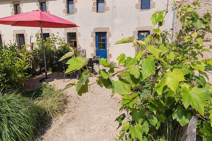 Gîte pour 6 personnes, avec piscine et terrasse