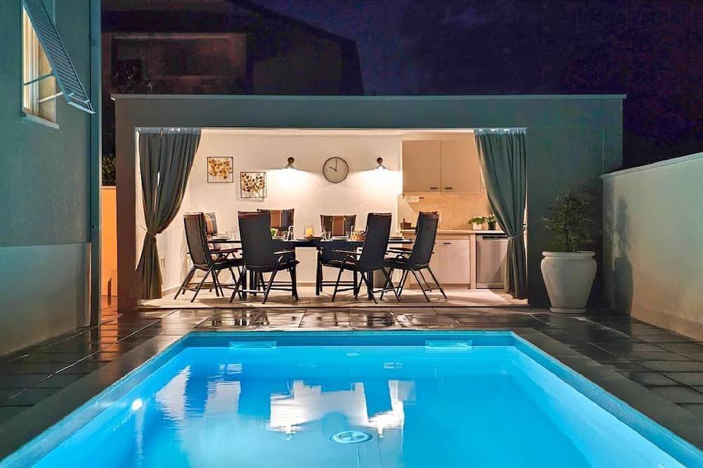 Strandnahe Villa mit Privatpool, genialer Outdoor-Kueche, Waschmaschine - hundefreundlich in Zambratija, Umag und Umgebung