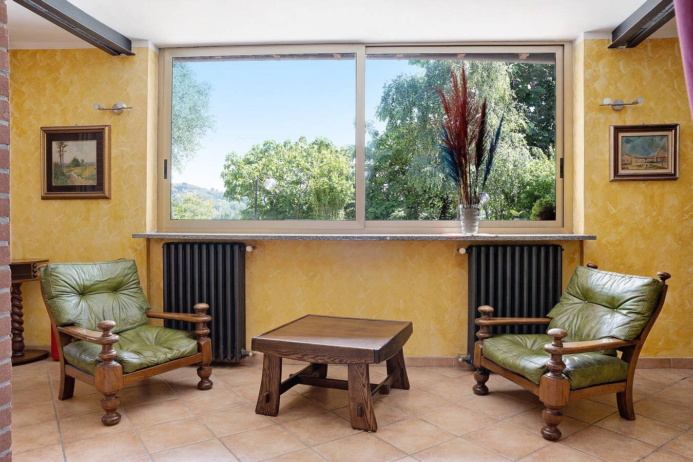 Casa Belvedere con terraza privada, jardín, aire acondicionado y Wi-Fi in Farigliano, Langhe