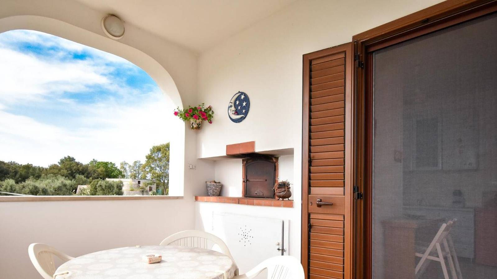 Appartamento intero, Appartamento 'Villa Imma' con Terrazza Privata, Wi-Fi e Aria Condizionata in Ostuni, Salento