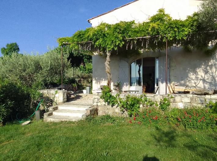 Chambre d’hôte pour 2 personnes, avec terrasse ainsi que piscine et jardin en Ardèche - 2