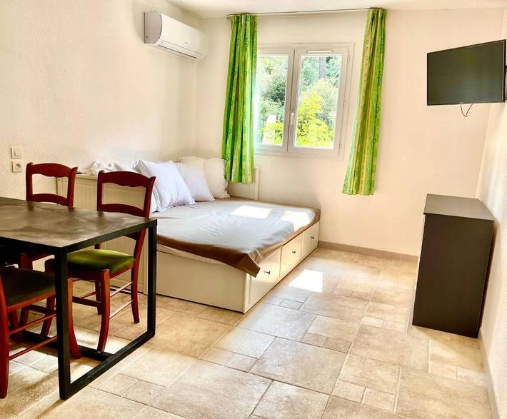 Gîte pour 4 personnes, avec jardin et piscine à Corbès - 4