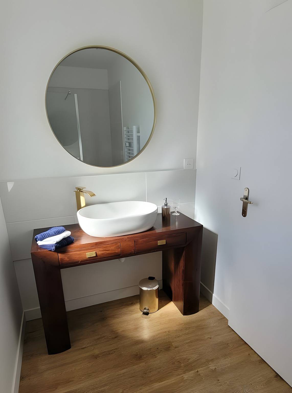 Art Deco Room – 1920s Elegance in Puybarban, Langon region