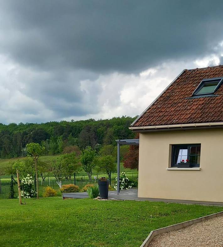 Location de vacances pour 6 personnes, avec Terrasse ainsi que Jardin et Vue à Chaux (Côte-d'Or)