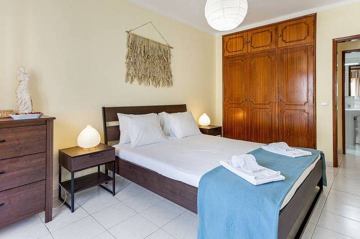 Ganze Wohnung, 1 Bdr Infante Flat in Quarteira by LovelyStay in Quarteira, Faro Distrikt