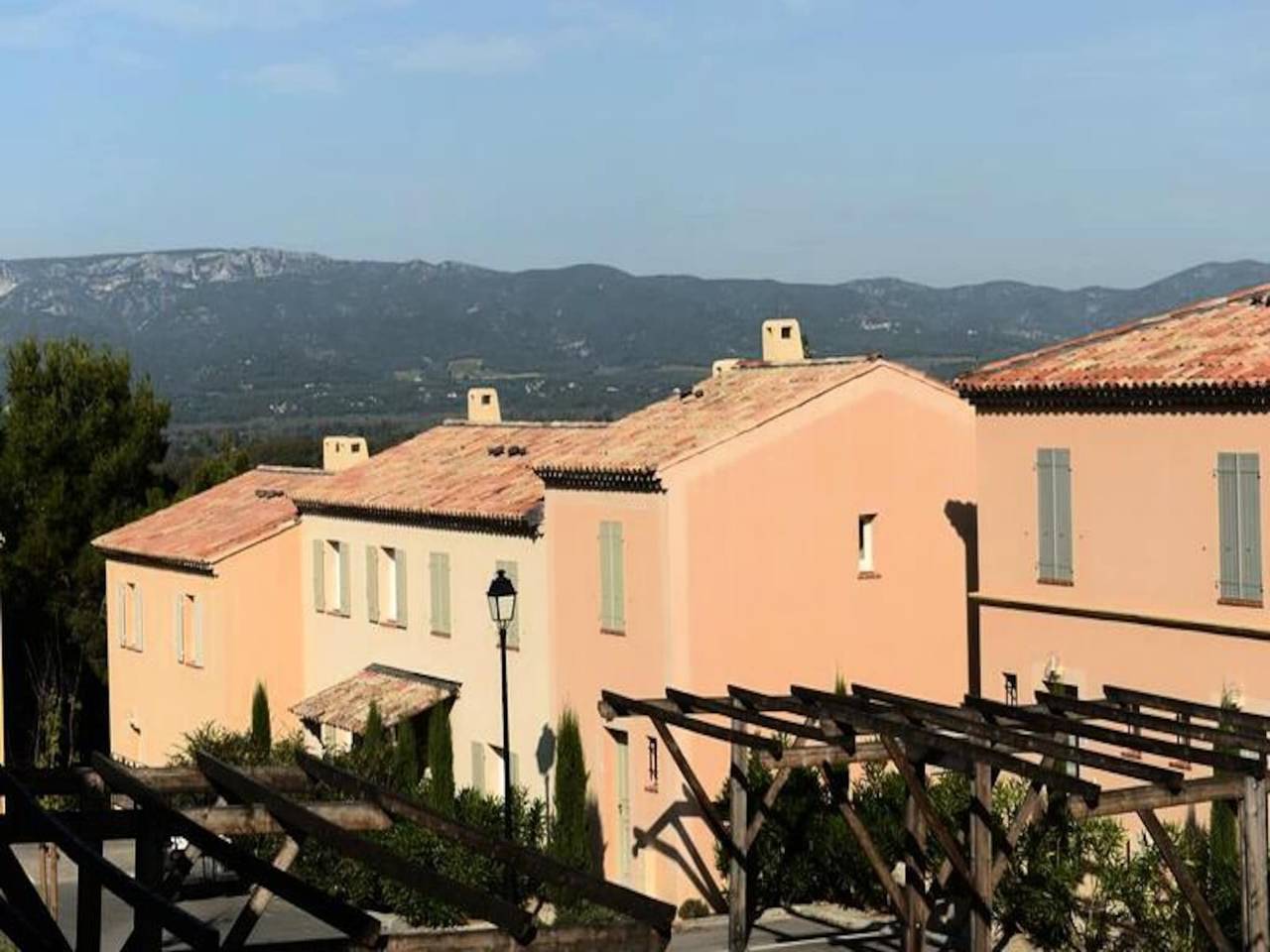 Appartement entier, Appartement au Luberon avec piscine in Mallemort, Région d'Arles