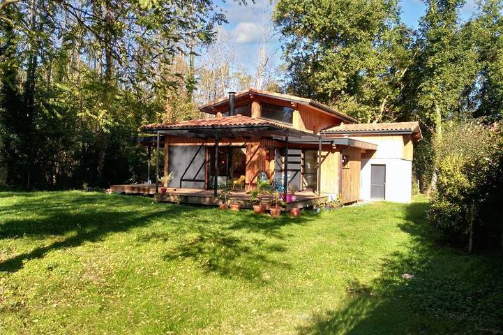 Location de vacances pour 7 personnes, avec jardin et terrasse à Saint-Selve