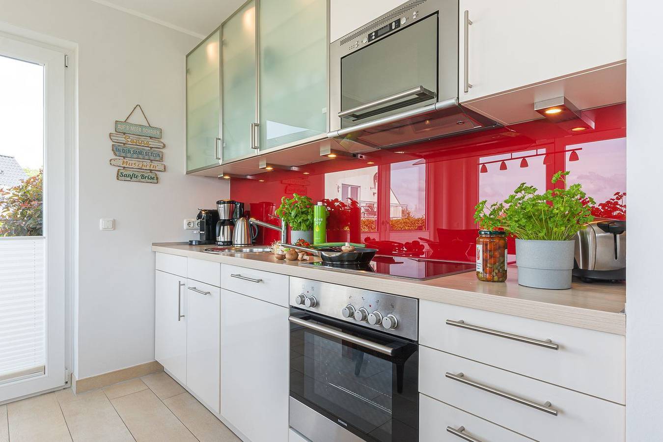 Ganze Wohnung, Komfortable Ferienwohnung - Sanfte Brise - mit Garten und Kamin. in Göhren-Lebbin, Fleesensee