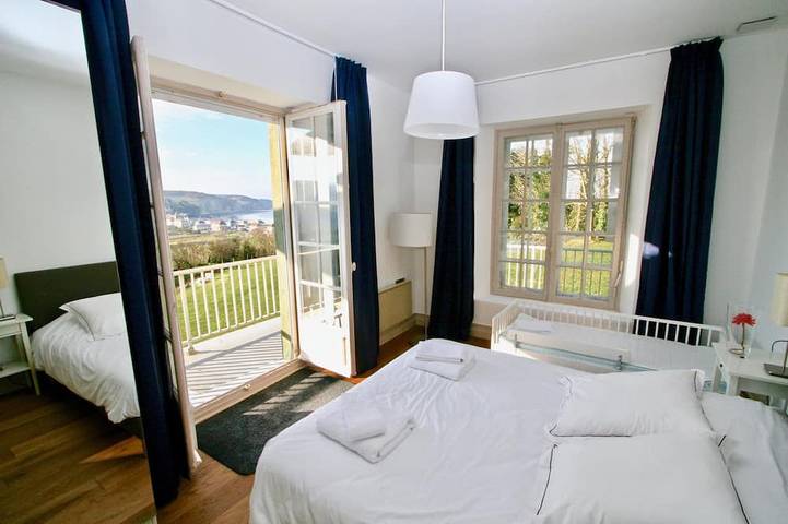 Apartamento entero, **** Gran Duplex, vistas al mar, 5 dormitorios, sábanas, jardín privado in Pourville-sur-Mer, Hautot-sur-Mer