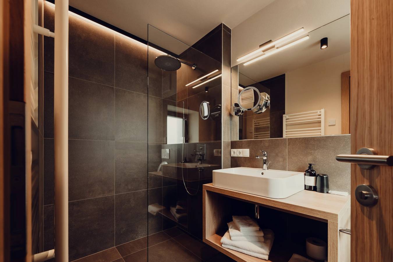 Camera 'Murrer Doppelzimmer 105' con vista montagna, giardino comune e Wi-Fi in Sarentino, Alpi Sarentine