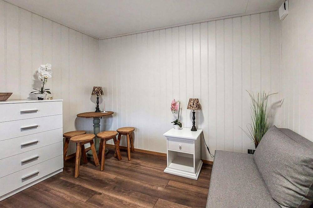 Beautiful home in Bjärnum with Wifi in Hässleholm region