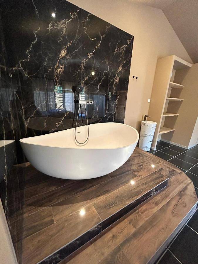 Gîte pour 2 personnes, avec piscine ainsi que terrasse et jardin à Grans - 3