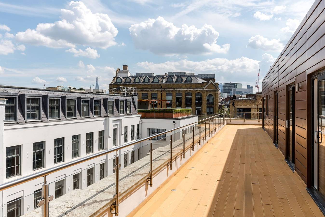 Cały apartament, The Roof is on  Fire  - Farringdon - by Frankie Says in Camden, Londyn
