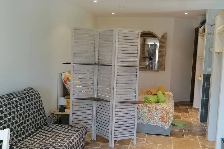 Gîte pour 3 personnes, avec piscine à Saint-Antonin-du-Var - 3