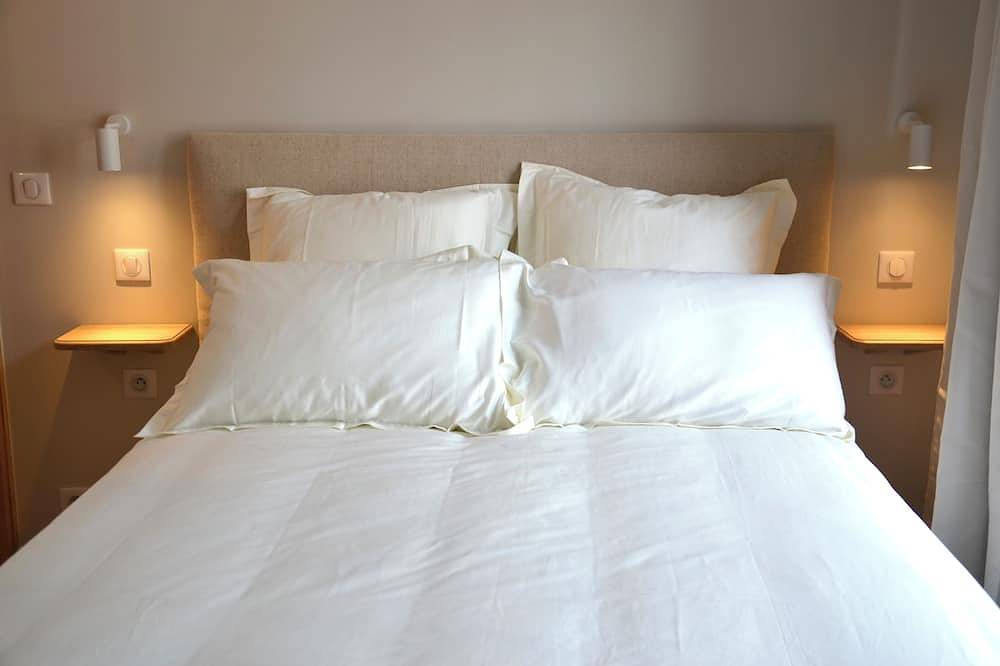 Ganze Wohnung, Bright through apartment + parking in Sainte-Famille-en-Auge, Lisieux und Umgebung