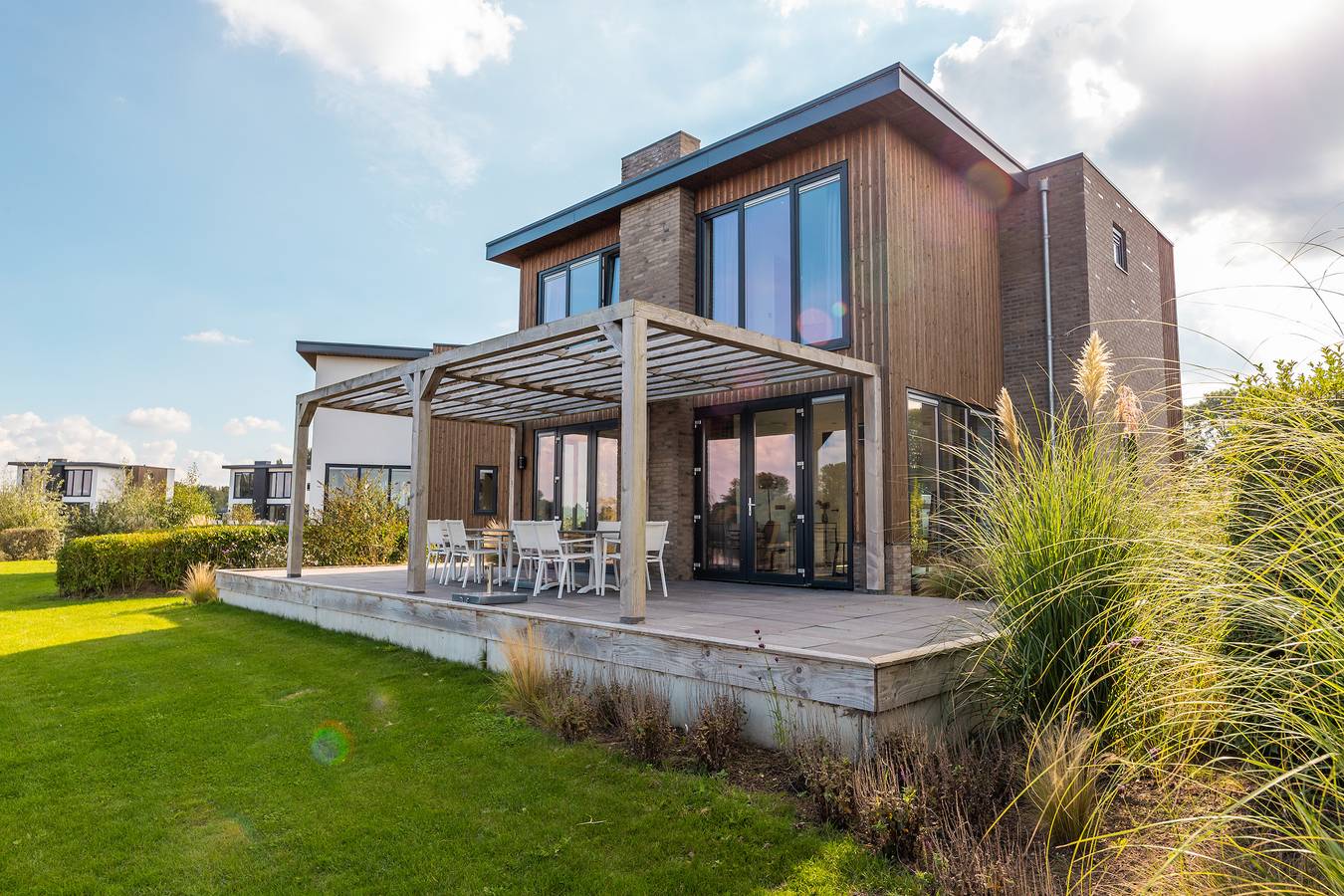 Vakantiepark Aan de Maas — Maas Villa mit Wasserblick | 8 Personen in Kerkdriel, Betuwe