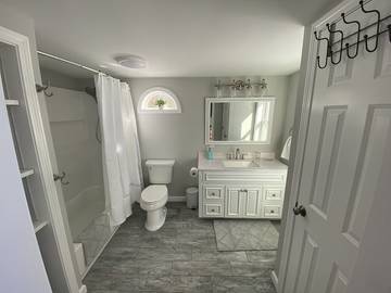 Cabin for 6 Guests in Merrimack Valley, New Hampshire, Picture 2